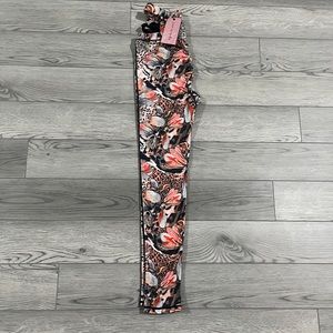 NWT Noire Blanc Savanna scrunch legging